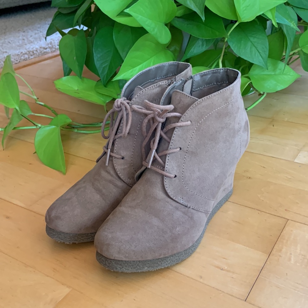 Merona wedge suade lace up boots 8.5